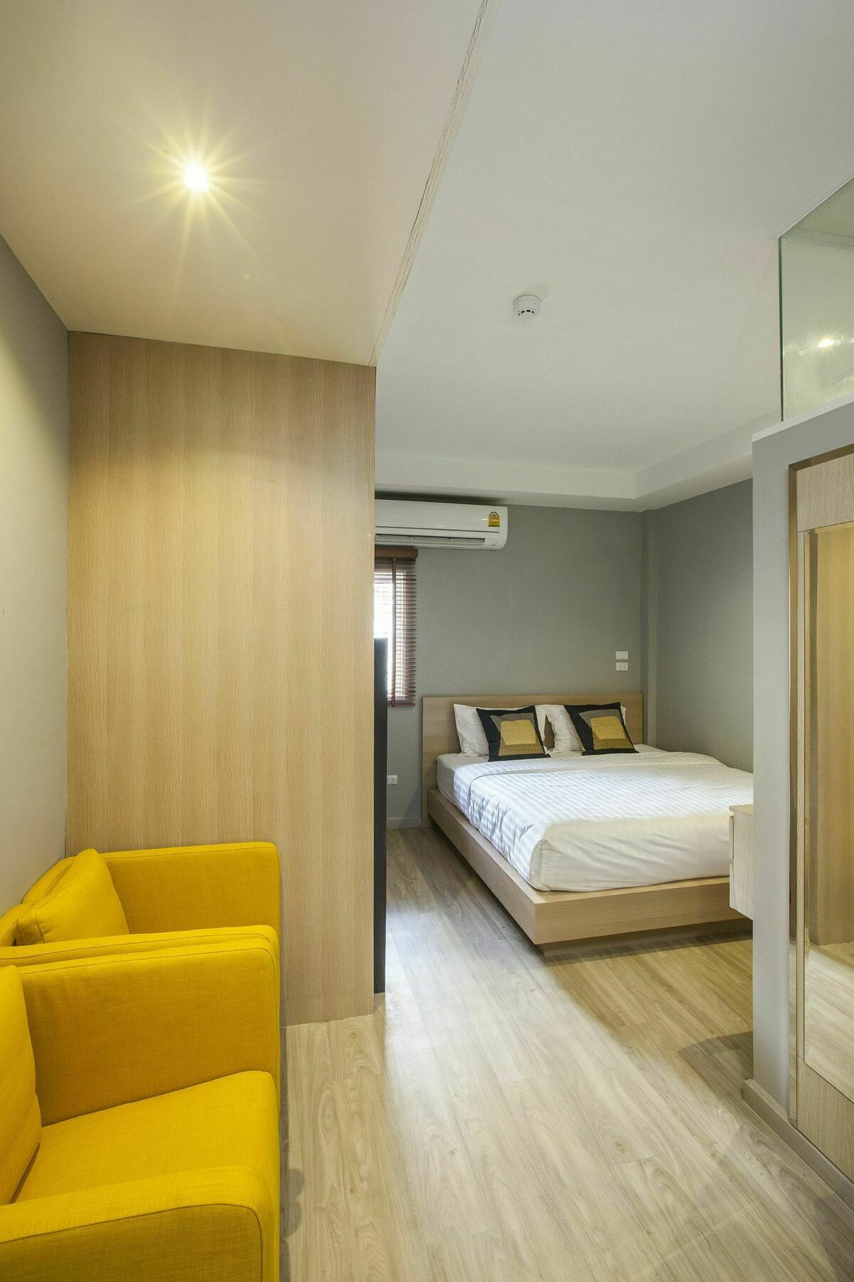 Gn Luxury Hostel Бангкок Экстерьер фото